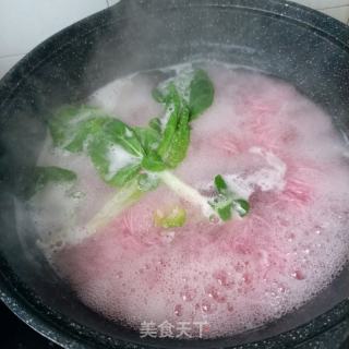 秃黄油拌火龙果面的做法步骤：4