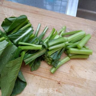 熟肉菜芯炒香菇的做法步骤：3