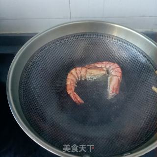 白菜叶炒黑虎虾的做法步骤：7
