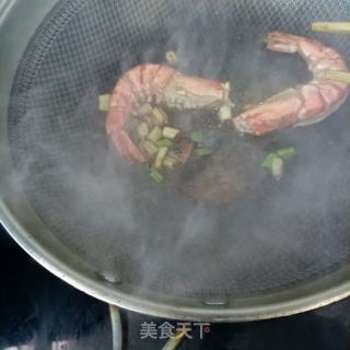 白菜叶炒黑虎虾的做法步骤：9