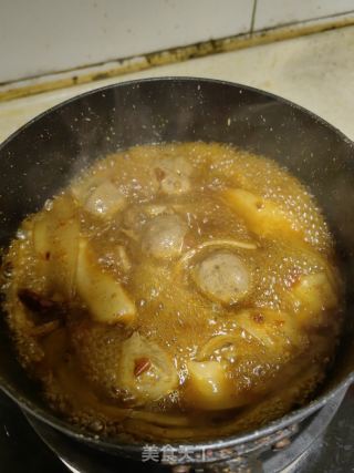火锅肉丸子配红薯粉的做法步骤：4
