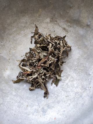 艾叶红枣蛋的做法步骤：1