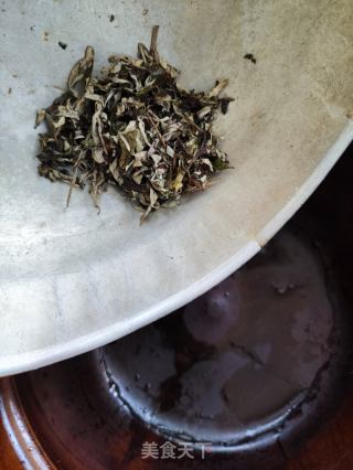 艾叶红枣蛋的做法步骤：4