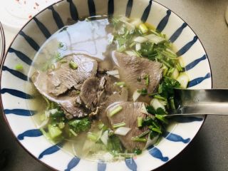 牛肉汤的做法步骤：5