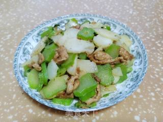 芥菜梗荸荠炒肉片的做法