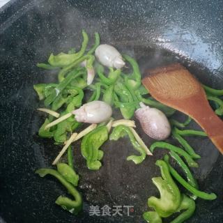 圆椒炒八爪鱼的做法步骤：8