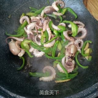 圆椒炒八爪鱼的做法步骤：11