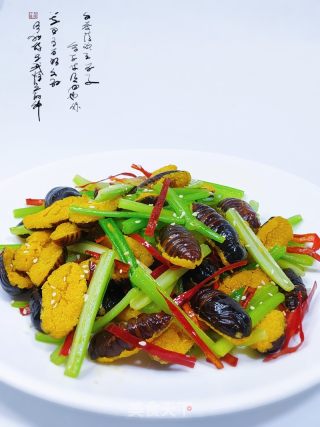 干煸蚕蛹的做法步骤：1