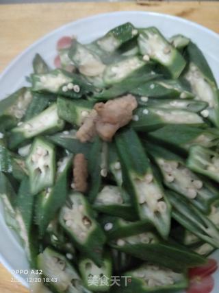 秋葵炒肉的做法步骤：8
