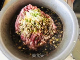 羊肉萝卜饺子的做法步骤：1