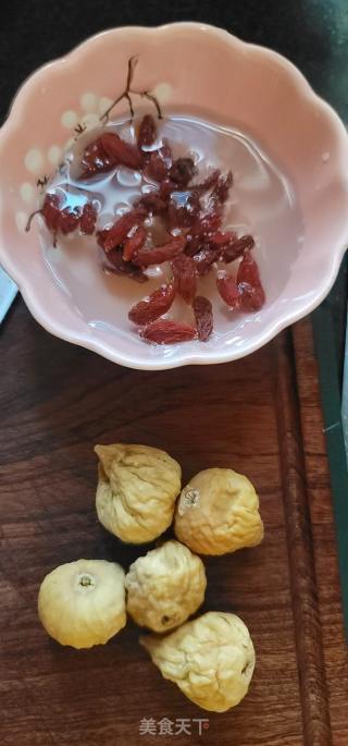 春砂仁根鸽子汤的做法步骤：3