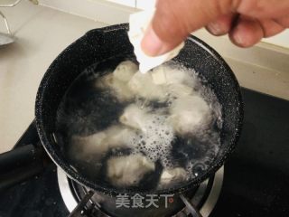 清汤馄饨的做法步骤：1