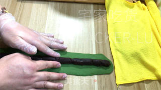 迷你抹茶豆沙小馒头，抹茶风味独特，外表翠绿清新，内里松软香甜。的做法步骤：11