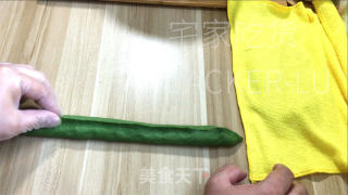 迷你抹茶豆沙小馒头，抹茶风味独特，外表翠绿清新，内里松软香甜。的做法步骤：12