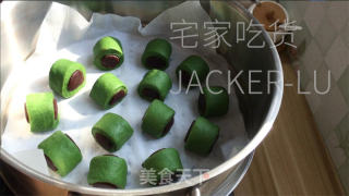 迷你抹茶豆沙小馒头，抹茶风味独特，外表翠绿清新，内里松软香甜。的做法步骤：15