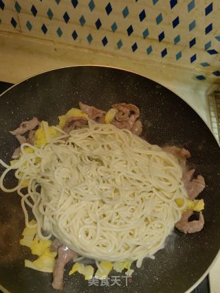 牛肉丝炒面的做法步骤：7