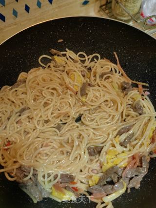 牛肉丝炒面的做法步骤：8
