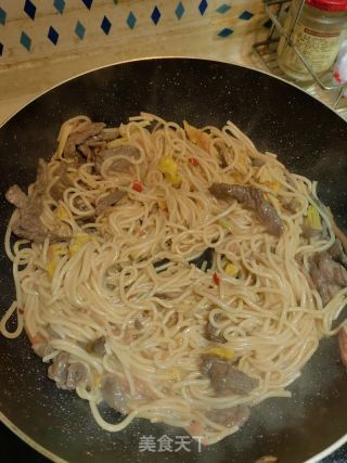 牛肉丝炒面的做法步骤：9