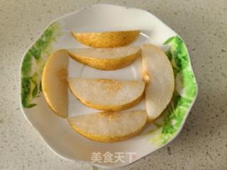 白萝卜雪梨水的做法步骤：2