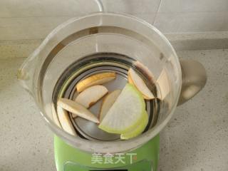 白萝卜雪梨水的做法步骤：3