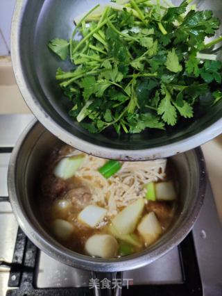 金针菇煮肉丸的做法步骤：8