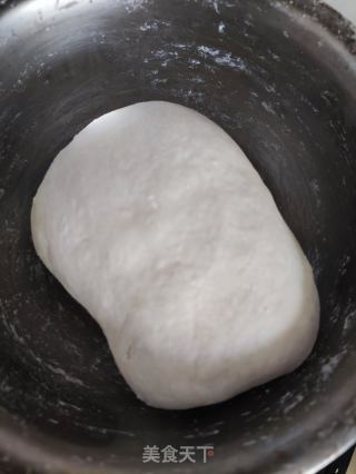 大葱牛肉雪花水煎饺的做法步骤：1