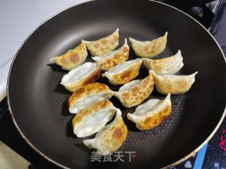 炒饺子的做法步骤：8