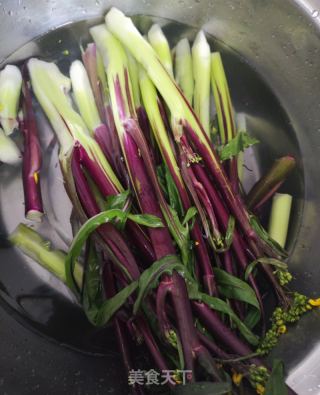 蒜蓉炒红菜苔的做法步骤：1