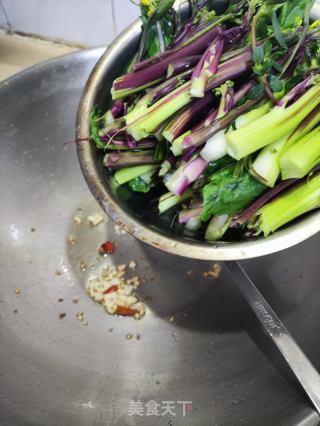 蒜蓉炒红菜苔的做法步骤：6