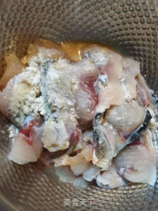 酸菜鱼的做法步骤：3