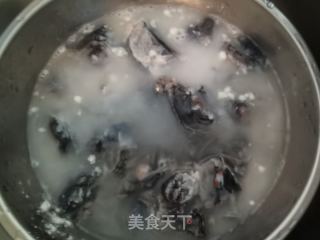 羊肚菌虫草乌鸡汤的做法步骤：6