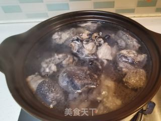 羊肚菌虫草乌鸡汤的做法步骤：11