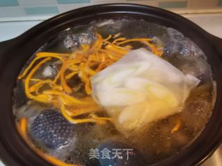 羊肚菌虫草乌鸡汤的做法步骤：14