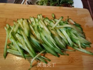 黄瓜拌金针菇的做法步骤：3