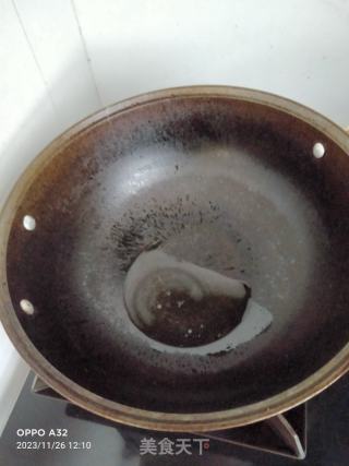 韭莱鸡蛋馅饼的做法步骤：3