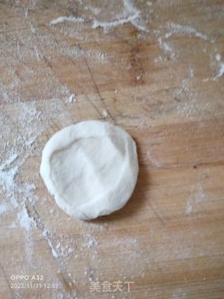 韭莱鸡蛋馅饼的做法步骤：10