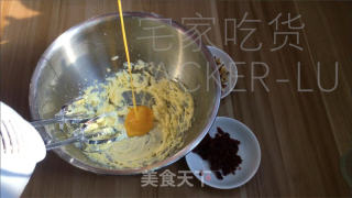 抹茶圣诞花环面包，独特的美味绽放，给人带来了一份清新而温馨的节日氛围。的做法步骤：12