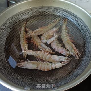 玉米鲜虾沙拉的做法步骤：1