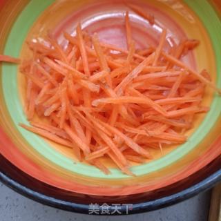 鲜虾时蔬炒荞麦面的做法步骤：3