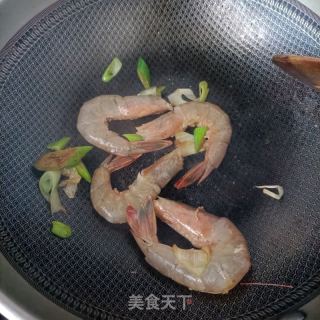 鲜虾时蔬炒荞麦面的做法步骤：12