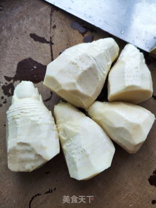 冬笋焖牛肉饼的做法步骤：1