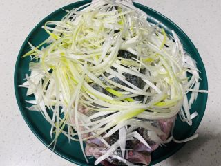 清蒸鲈鱼的做法步骤：5