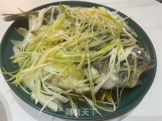 清蒸鲈鱼的做法步骤：7