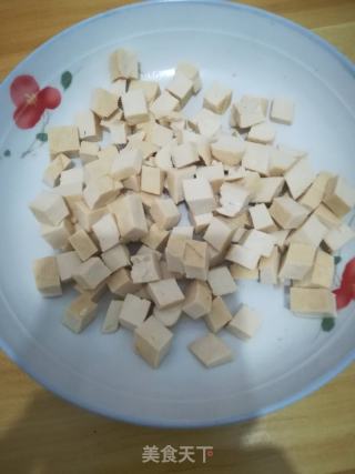 牛肉哨子豆腐的做法步骤：1