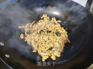 肉丝炒芥兰的做法步骤：4