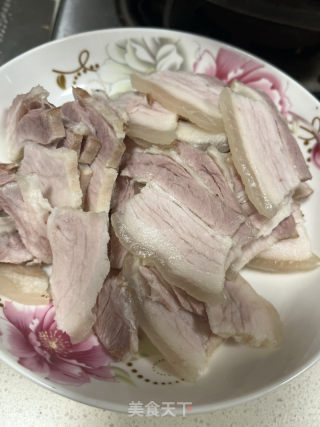 回锅肉的做法步骤：3