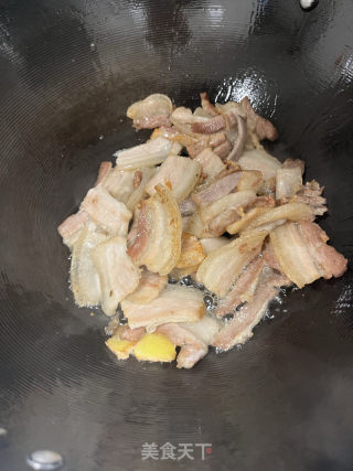回锅肉的做法步骤：4