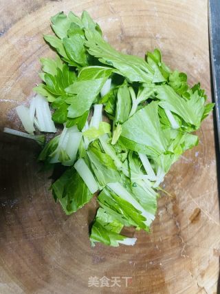 芹菜豆腐的做法步骤：5