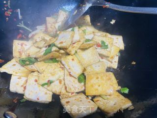 芹菜豆腐的做法步骤：6