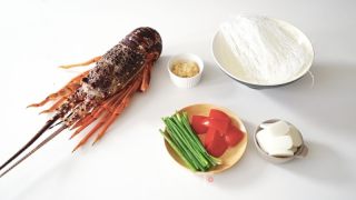 蒜蓉粉丝年糕蒸纽龙的做法步骤：1